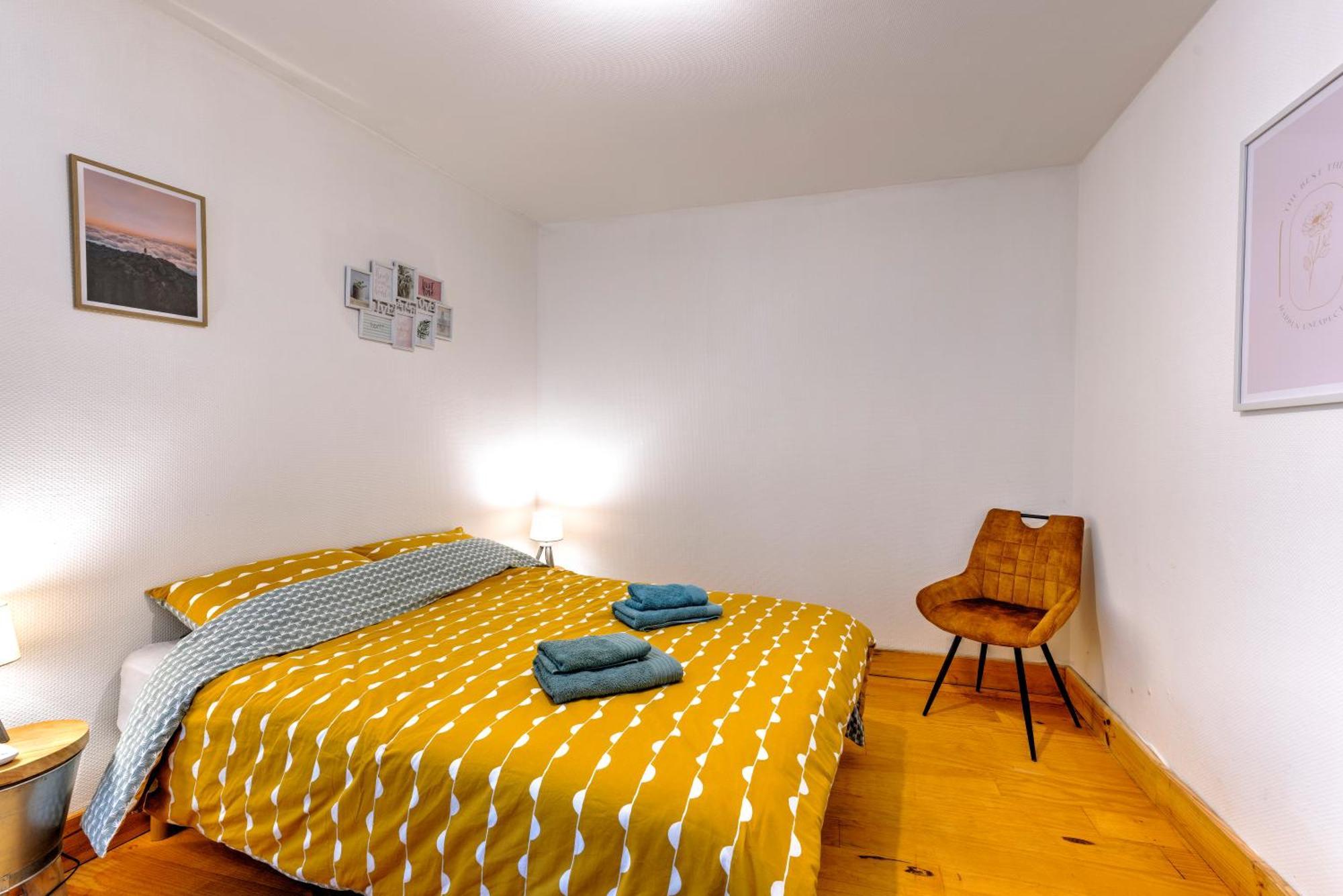 Appartement 3 Pieces, Climatise, Calme, 100m Du Centre, Parking, 
